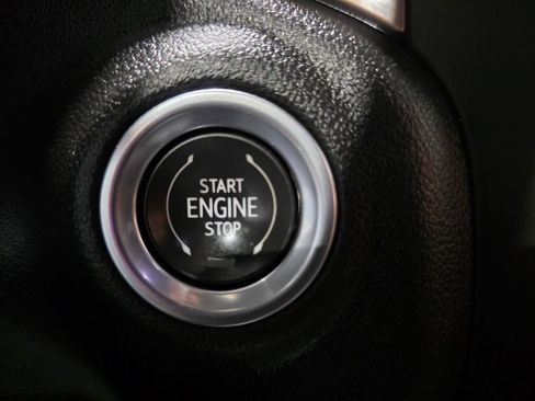 Used 2019 Chevrolet Silverado 1500 High Country image 41