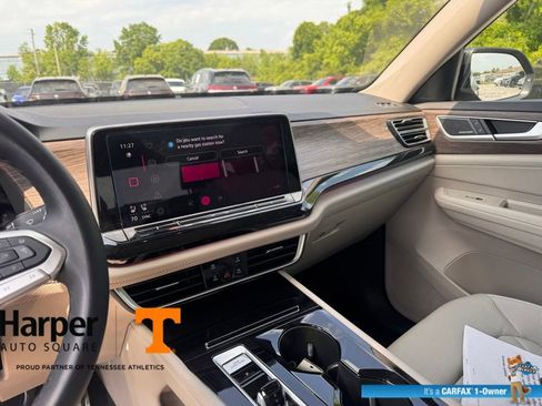 Used 2025 Volkswagen Atlas SEL Premium R-Line image 16