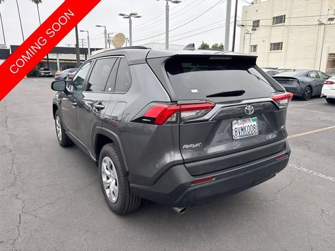 Used 2021 Toyota RAV4 LE FWD image 6