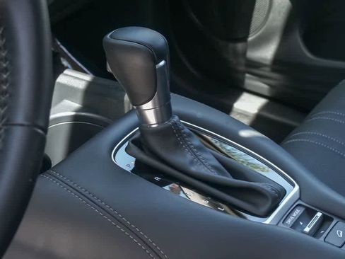 Used 2025 Honda HR-V EX-L image 18