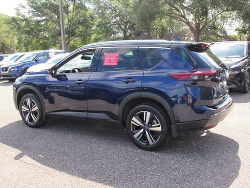 Certified 2025 Nissan Rogue SL w/ SL Premium Package FWD image 7