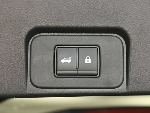 Used 2026 Nissan Rogue SV FWD image 13