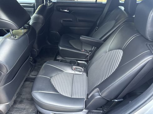 Used 2023 Toyota Highlander XSE image 20