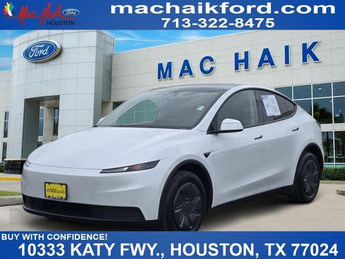 Used 2026 Tesla Model Y 2WD image 1