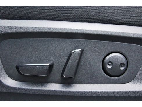 New 2026 Nissan Pathfinder SV w/ SV Premium Package FWD image 29