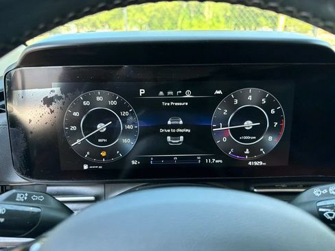 Used 2023 Kia Carnival SX FWD image 9