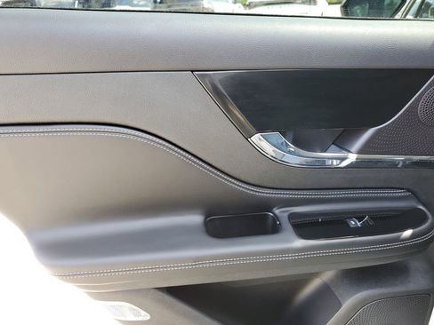New 2026 Lincoln Corsair Premiere FWD image 9