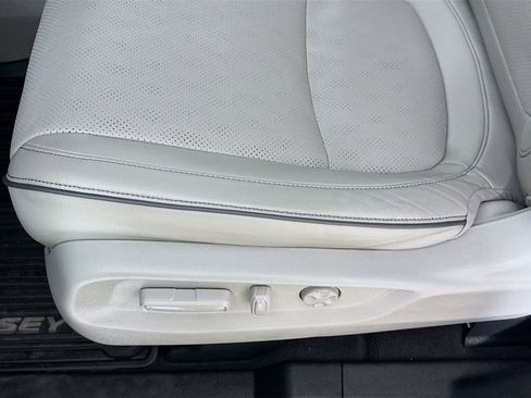 Used 2023 Honda Odyssey Elite image 22