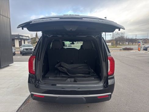 Used 2021 GMC Yukon Denali w/ Advanced Technology Package image 8
