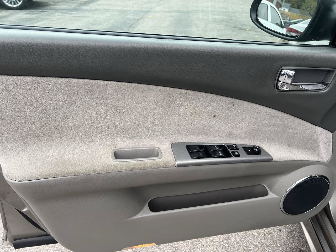 Used 2005 Nissan Altima 2.5 S w/ (F01) Convenience Pkg FWD image 11