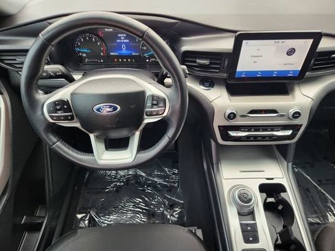Used 2023 Ford Explorer XLT RWD image 29