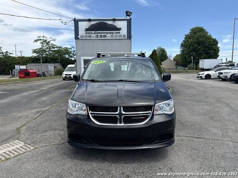 Used 2015 Dodge Grand Caravan American Value Package FWD image 2