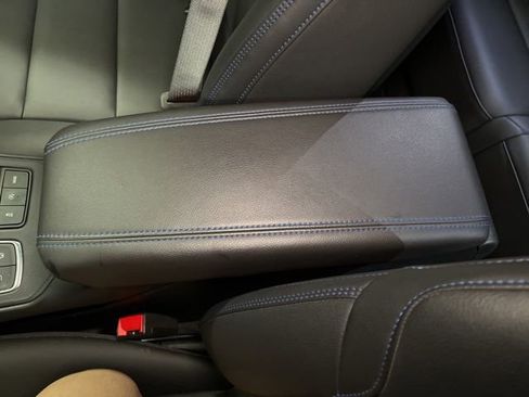 Used 2025 Cadillac XT4 Sport w/ Technology Package image 23