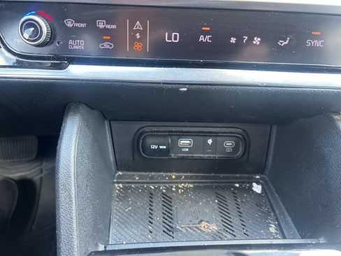 Certified 2023 Kia Sportage EX AWD/4WD image 12