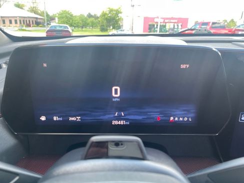Used 2024 Chevrolet Traverse RS AWD/4WD image 31