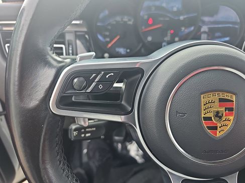 Used 2021 Porsche Macan AWD/4WD image 18