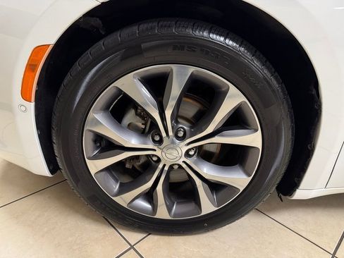 Used 2017 Chrysler Pacifica Limited image 26