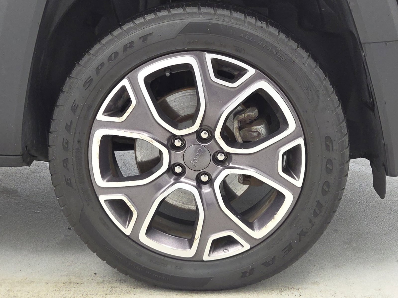 Certified 2018 Jeep Renegade Limited w/ UConnect 8.4 Nav Group AWD/4WD image 46