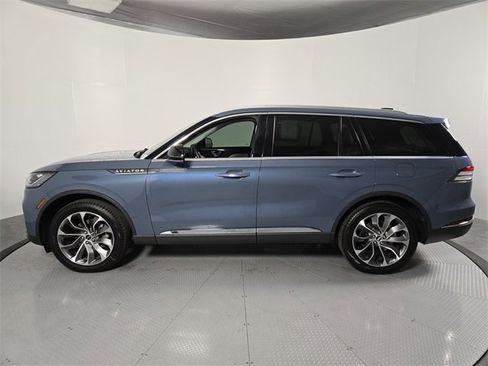 New 2026 Lincoln Aviator Premiere image 8