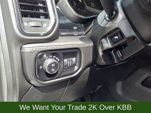 Used 2025 RAM 3500 Limited AWD/4WD image 25