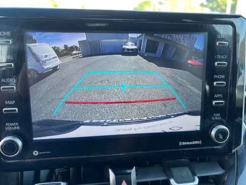 Used 2021 Toyota Corolla SE image 18