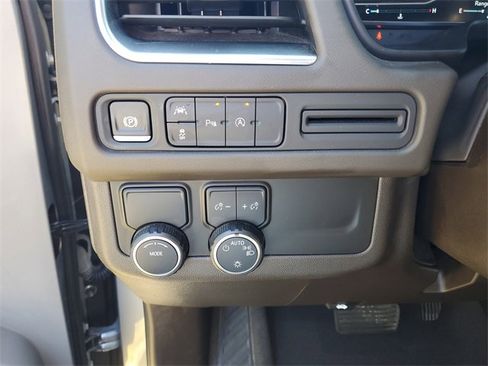 Used 2024 Chevrolet Tahoe LT image 17