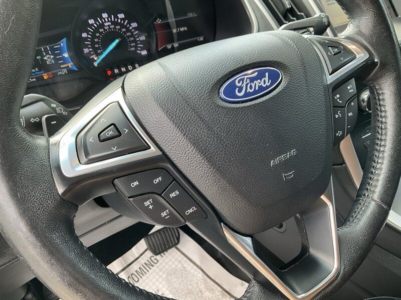 Used 2019 Ford Edge SEL w/ Equipment Group 201A AWD/4WD image 24