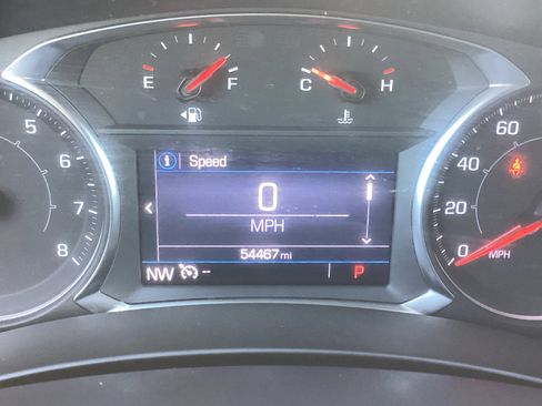 Used 2024 GMC Terrain SLE image 3