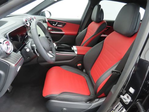 Certified 2025 Mercedes-Benz GLC 300 4MATIC image 19