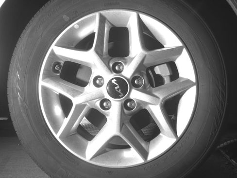 Used 2025 Kia Soul LX w/ LX Technology Package FWD image 13