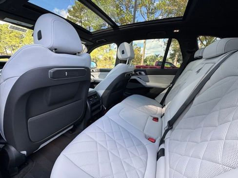 Used 2025 BMW X5 xDrive50e w/ Premium Package image 15