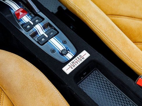 Used 2015 Ferrari 458 Speciale A image 22