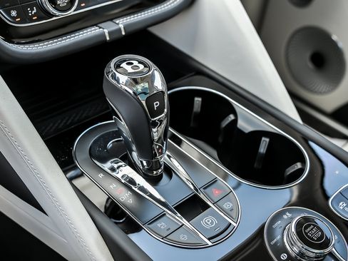 New 2026 Bentley Bentayga AWD/4WD image 38