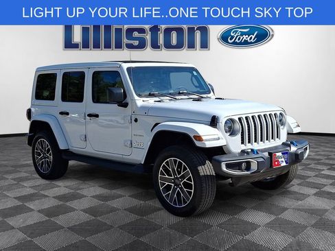 Used 2023 Jeep Wrangler Unlimited Sahara w/ Cold Weather Group AWD/4WD image 3