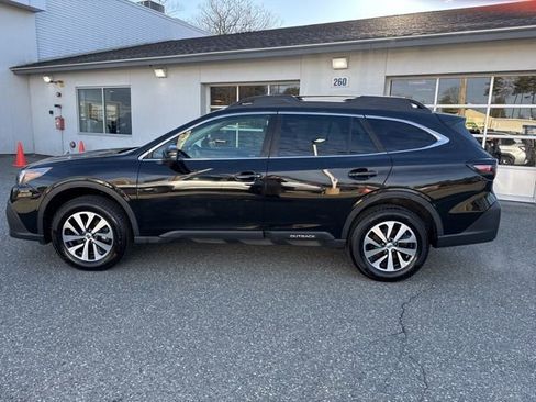 Used 2022 Subaru Outback Premium image 6