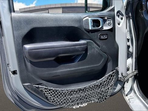 Used 2018 Jeep Wrangler Unlimited Sport S AWD/4WD image 18
