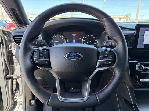 Certified 2022 Ford Explorer ST-Line w/ Class IV Trailer Tow Package AWD/4WD image 9