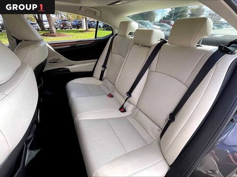 Used 2025 Lexus ES 350 w/ Premium Package image 17