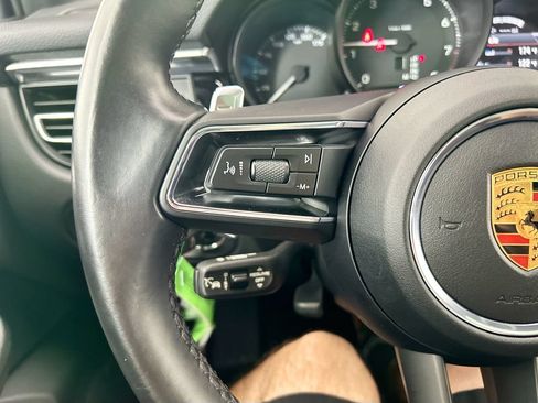 Certified 2023 Porsche Macan AWD/4WD image 13