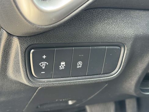 Used 2025 Kia Soul LX w/ LX Technology Package FWD image 26