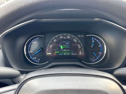 Used 2025 Toyota RAV4 LE image 33