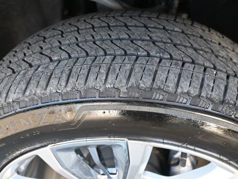 Used 2024 Chevrolet Tahoe High Country w/ Premium Package image 28