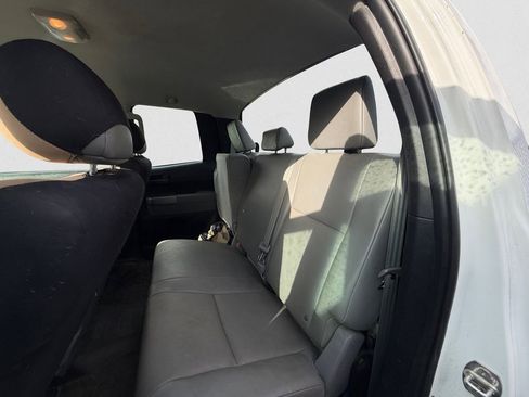 Used 2011 Toyota Tundra 4x4 Double Cab w/ Tow Pkg image 9