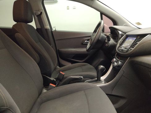 Used 2019 Chevrolet Trax LS w/ Tint and Cruise Package image 21