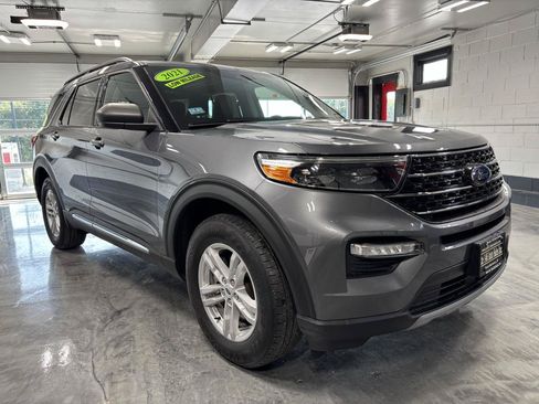 Used 2021 Ford Explorer XLT w/ Equipment Group 202A AWD/4WD image 2