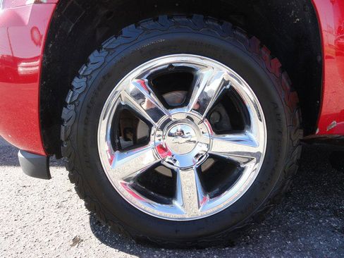 Used 2012 Chevrolet Avalanche LTZ AWD/4WD image 22