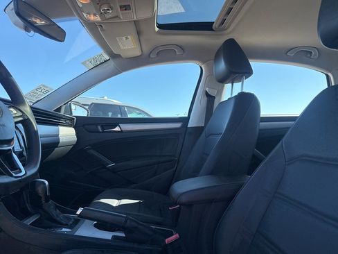 Used 2021 Volkswagen Passat 2.0T SE image 34