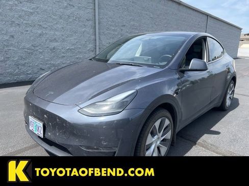 Used 2023 Tesla Model Y Long Range AWD/4WD image 1