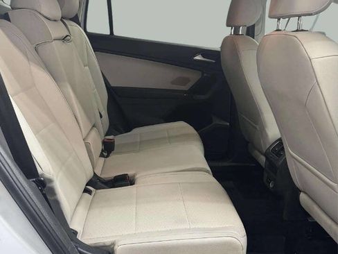 Used 2018 Volkswagen Tiguan SEL AWD/4WD image 8