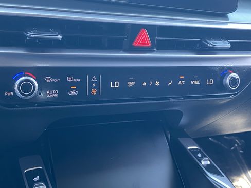 Certified 2025 Kia Sorento EX AWD/4WD image 26